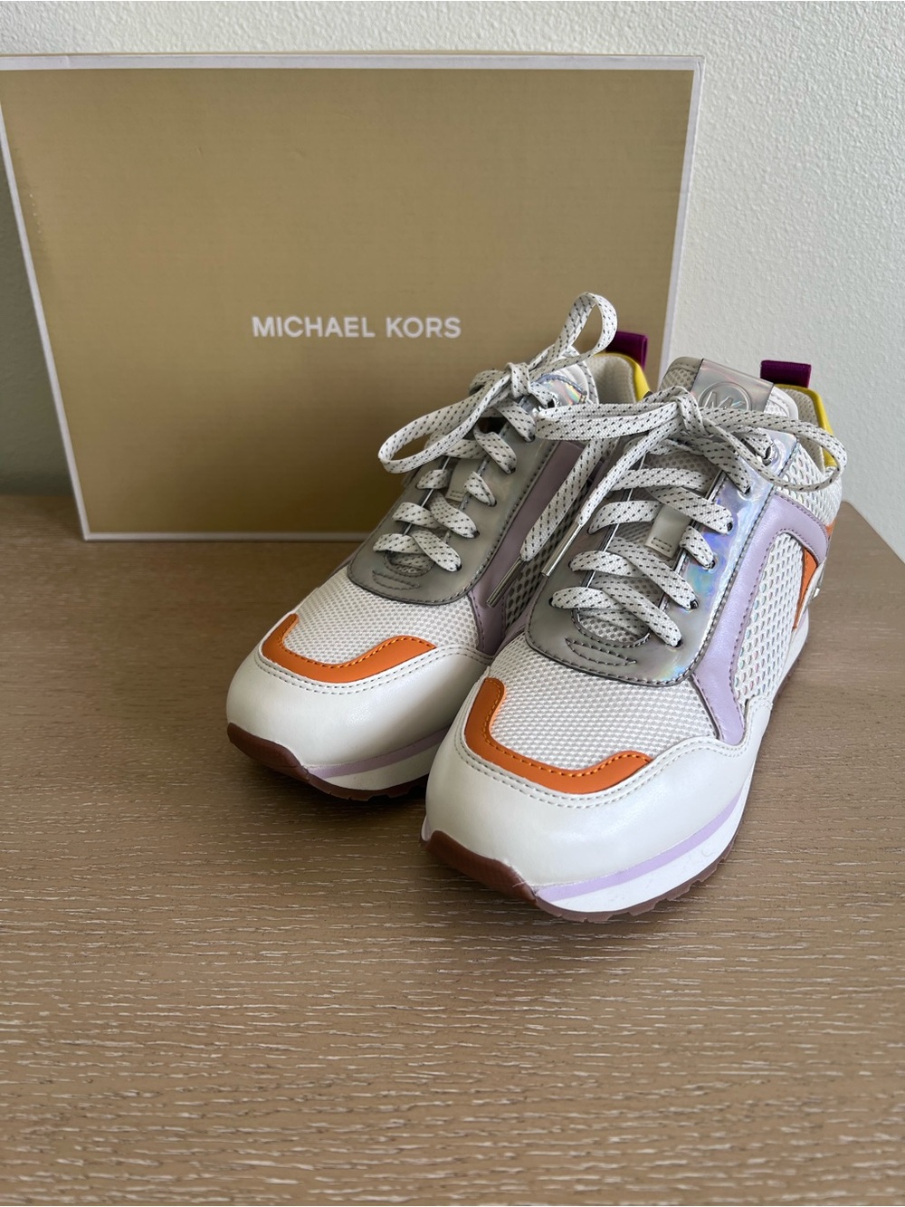 Michael Kors Women’s Wilma trainers White and Orange Athletic Sneakers Size 7